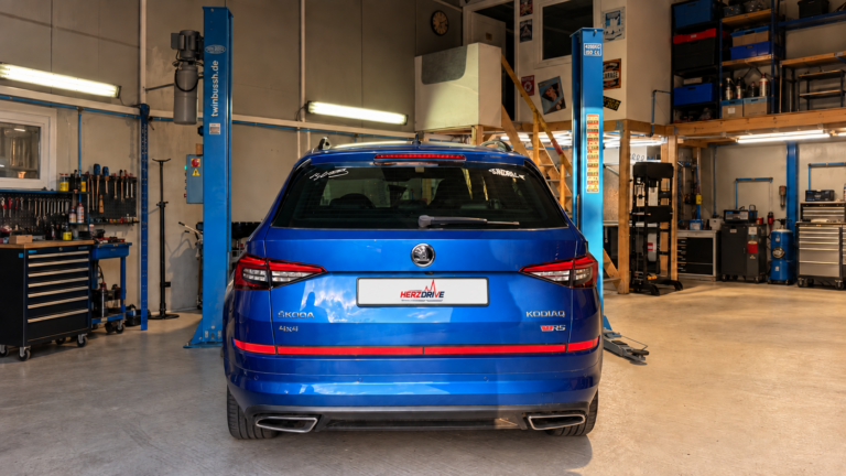 Škoda Kodiaq RS TDI in der HerzDrive Werkstatt in Berlin zur DSG-Diagnose